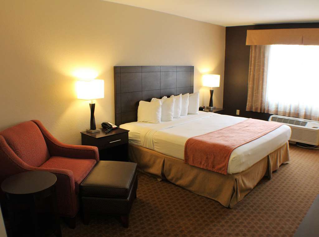 Best Western Flora Inn Room photo