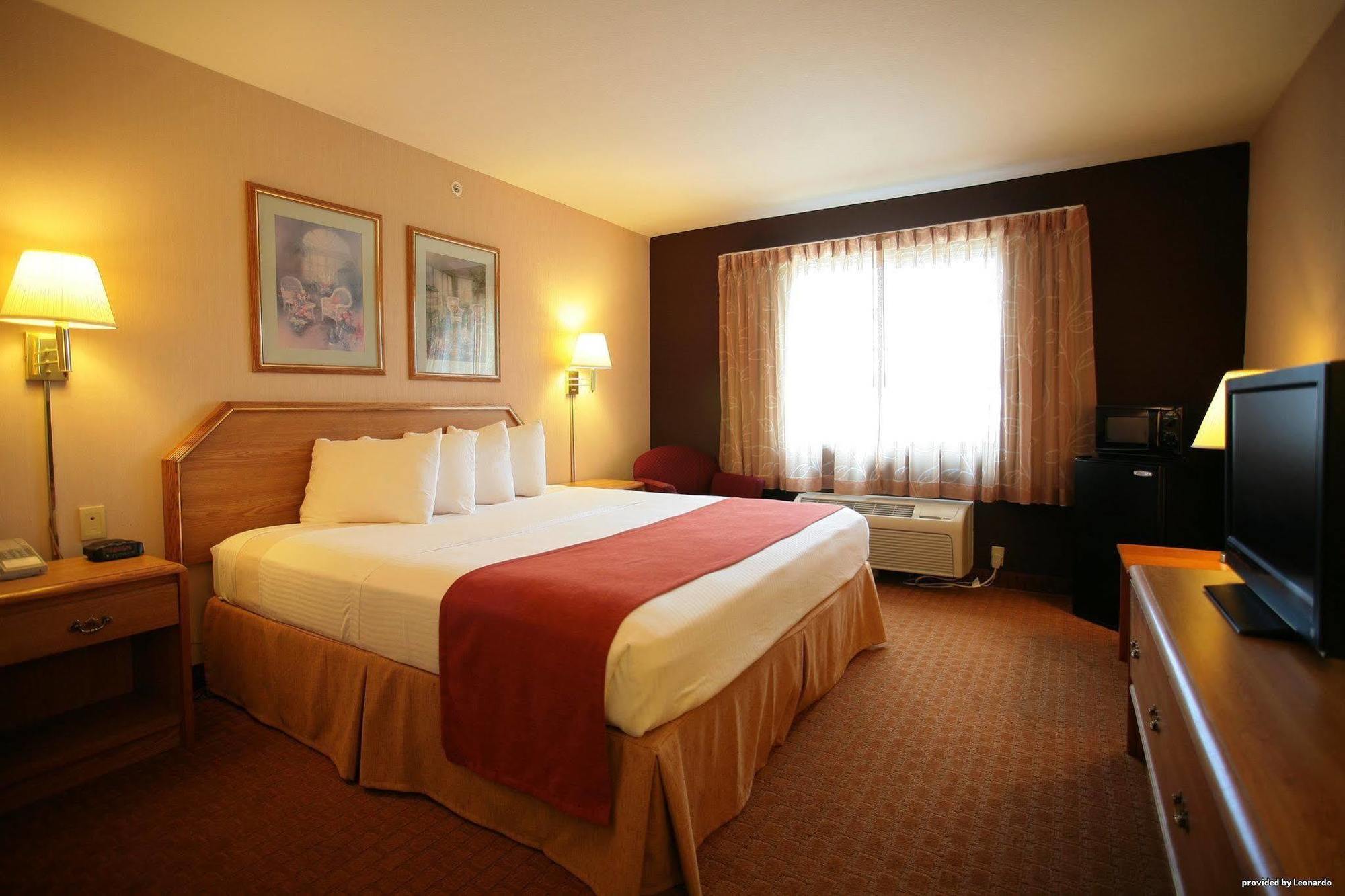 Best Western Flora Inn Room photo